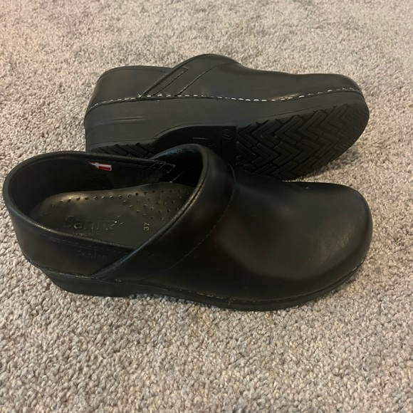 Sanita Clogs - Picture 2 of 4